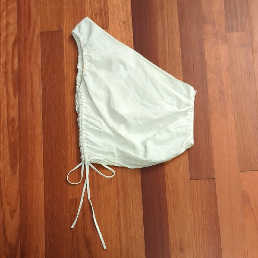 Gianni Bini One Shoulder Ruched Blouse Size Large White Asymmetrical Cropped Top